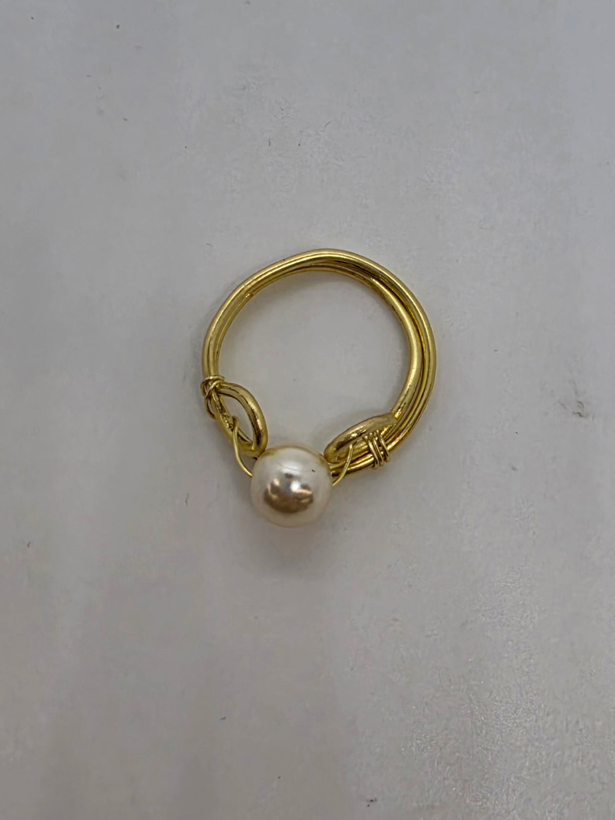 Fidget ring white bead