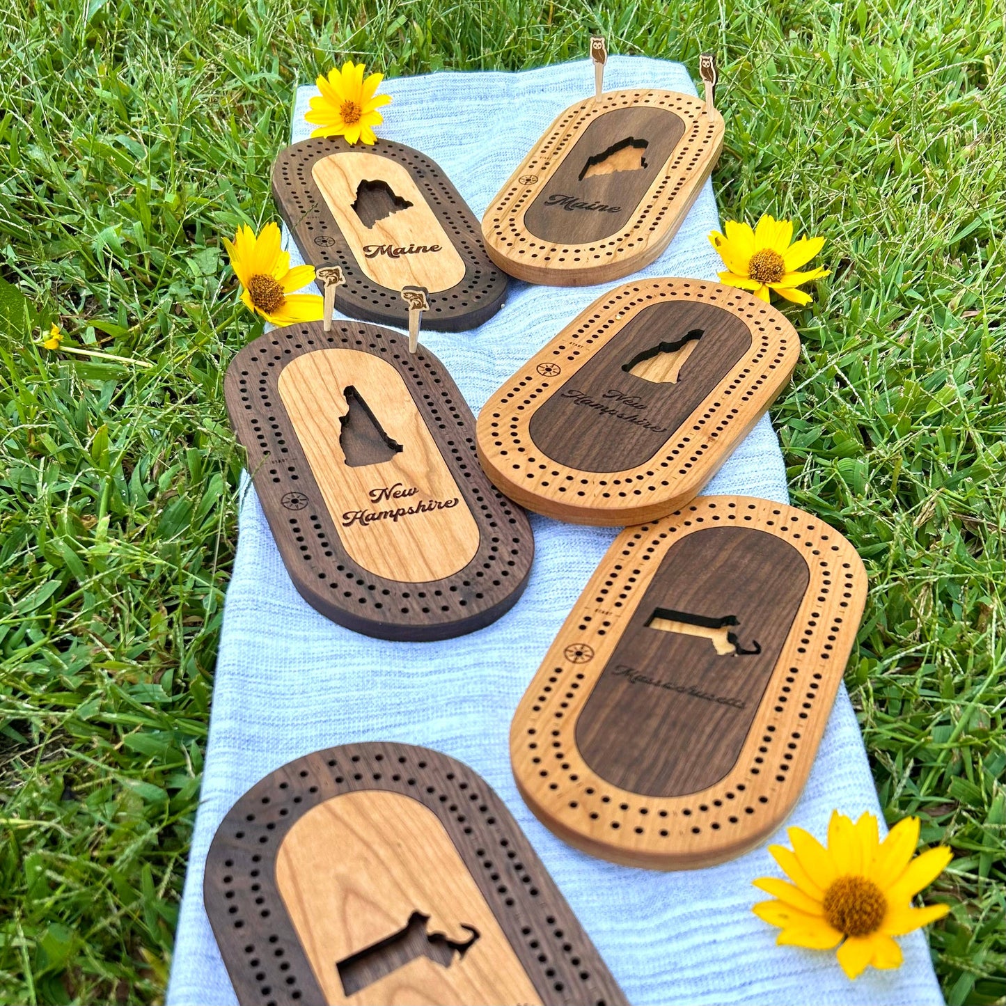 Maine Mini Travel Cribbage Board Set & Custom Pegs