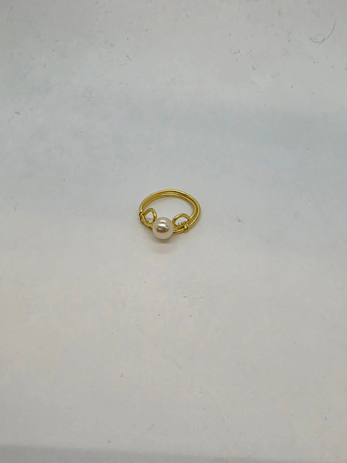 Fidget ring white bead