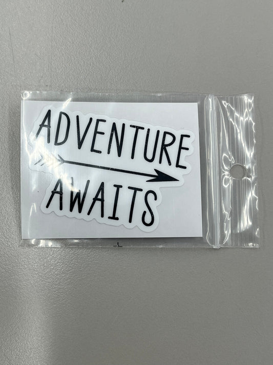 Sticker Sm - Adventure Awaits